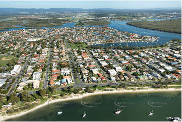 Aerial Photo Paradise Point QLD Aerial Photography