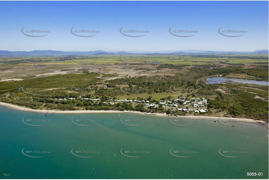 McEwens Beach QLD - Circa 2004 QLD Aerial Photography