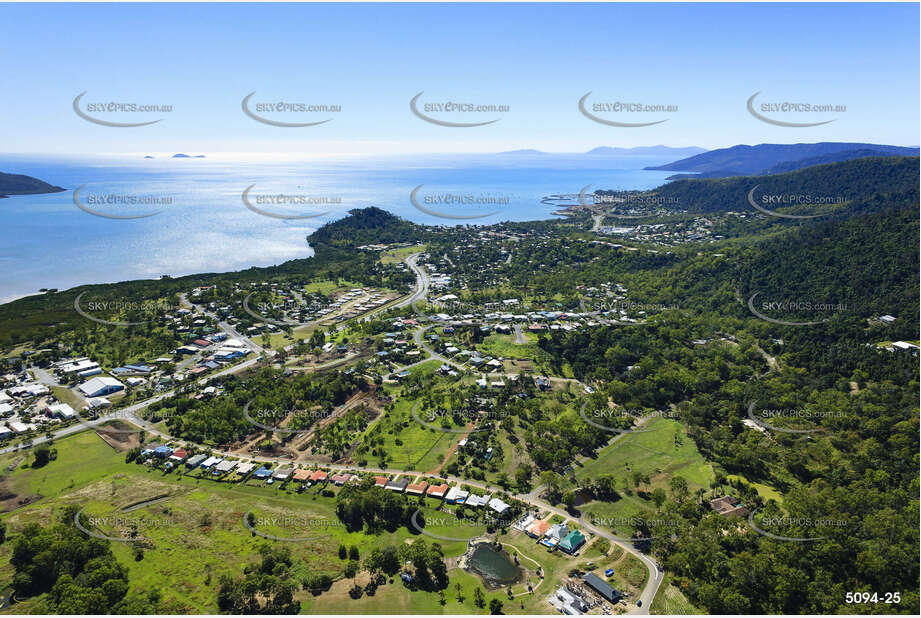 Aerial Photo Cannonvale QLD Aerial Photography