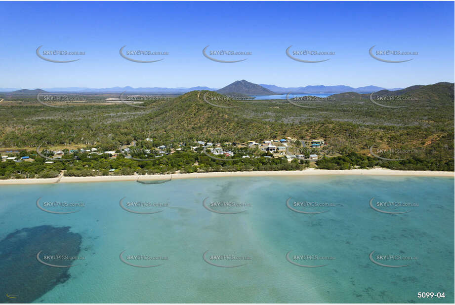 Aerial Photo Dingo Beach Aerial Photography