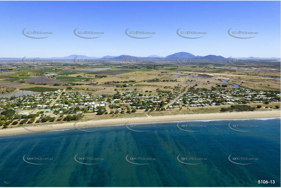 Aerial Photo Queens Beach Aerial Photography