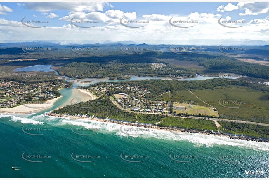 Aerial Photo Lake Cathie NSW Aerial Photography
