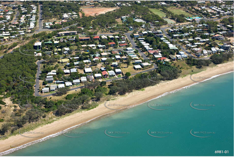 Aerial Photo Cooee Bay QLD Aerial Photography
