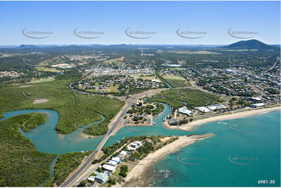 Aerial Photo Cooee Bay QLD Aerial Photography