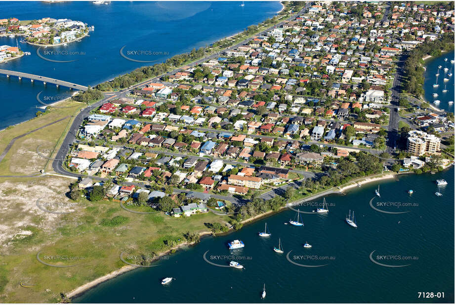 Aerial Photo Paradise Point QLD Aerial Photography