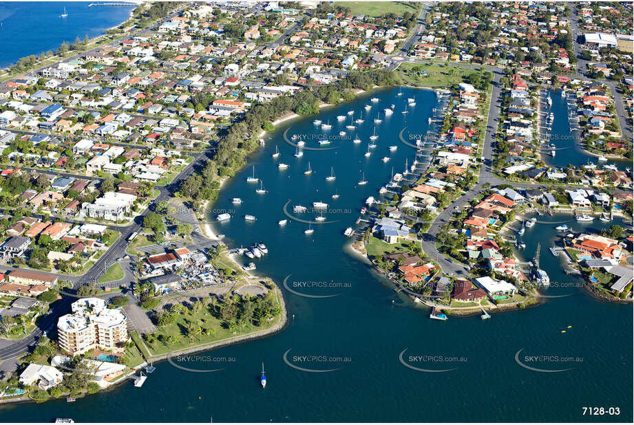 Aerial Photo Paradise Point QLD Aerial Photography