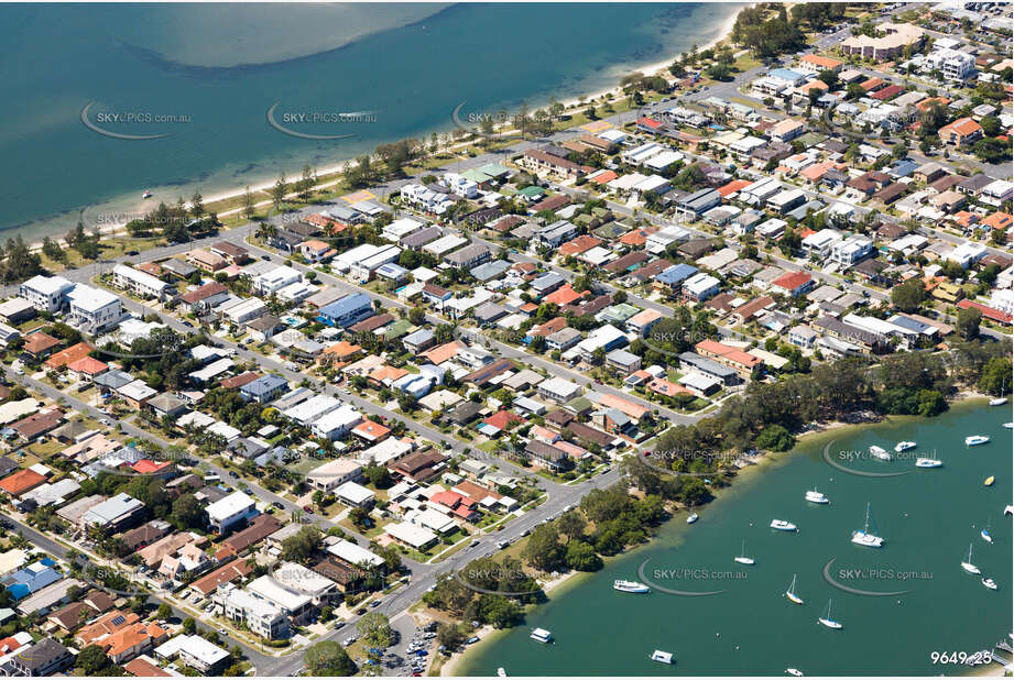 Aerial Photo Paradise Point QLD Aerial Photography